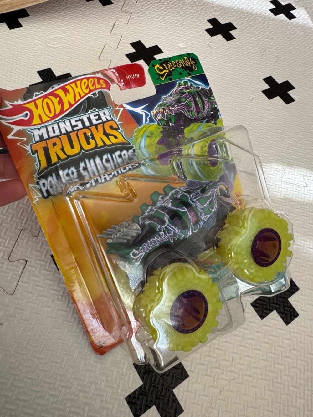 Hot Wheels Skelesaurus Monster Truck